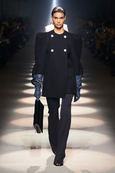 Look 8